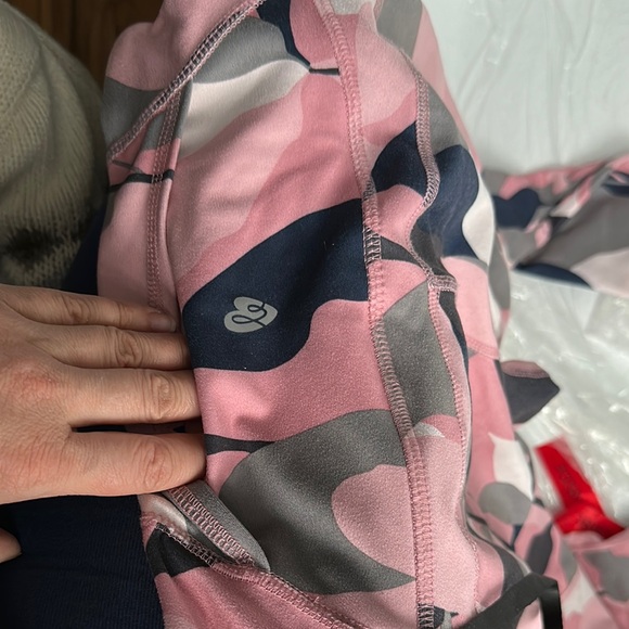 Ellie legging and sports bra Medium - Picture 4 of 13